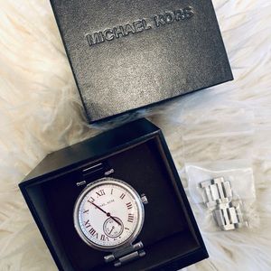 Michael Kors Jewelry - Michael Kors Ladies Skylar silver watch Michael Kors Jewelry - Michael Kors Ladies Skylar silver watch